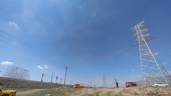 1724998374910099556.jpg G7-G8跨越110kV南它線及東烏鐵路封網完成.jpg